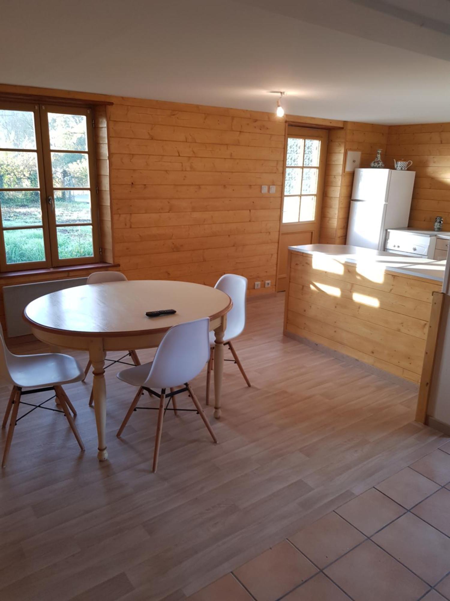 La Maison Dans Les Bois Soucelles Bagian luar foto