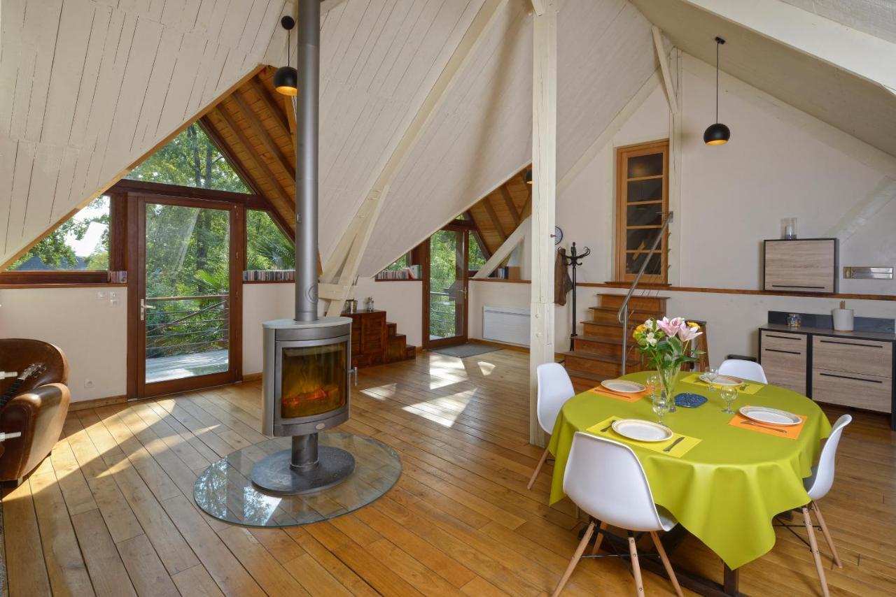 La Maison Dans Les Bois Soucelles Bagian luar foto
