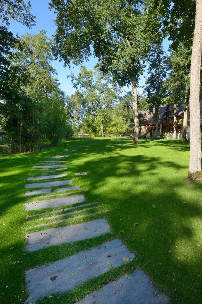 La Maison Dans Les Bois Soucelles Bagian luar foto