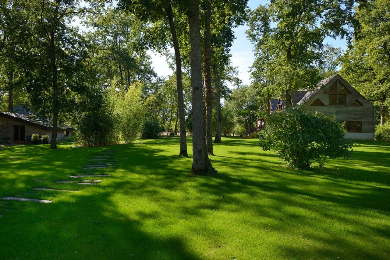 La Maison Dans Les Bois Soucelles Bagian luar foto